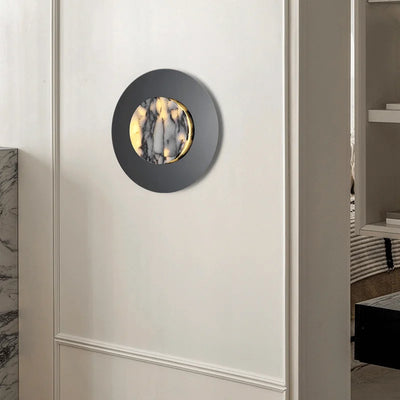 Sculptural Alabaster Disc Sconce — Ø30cm Natural Stone (Touch)