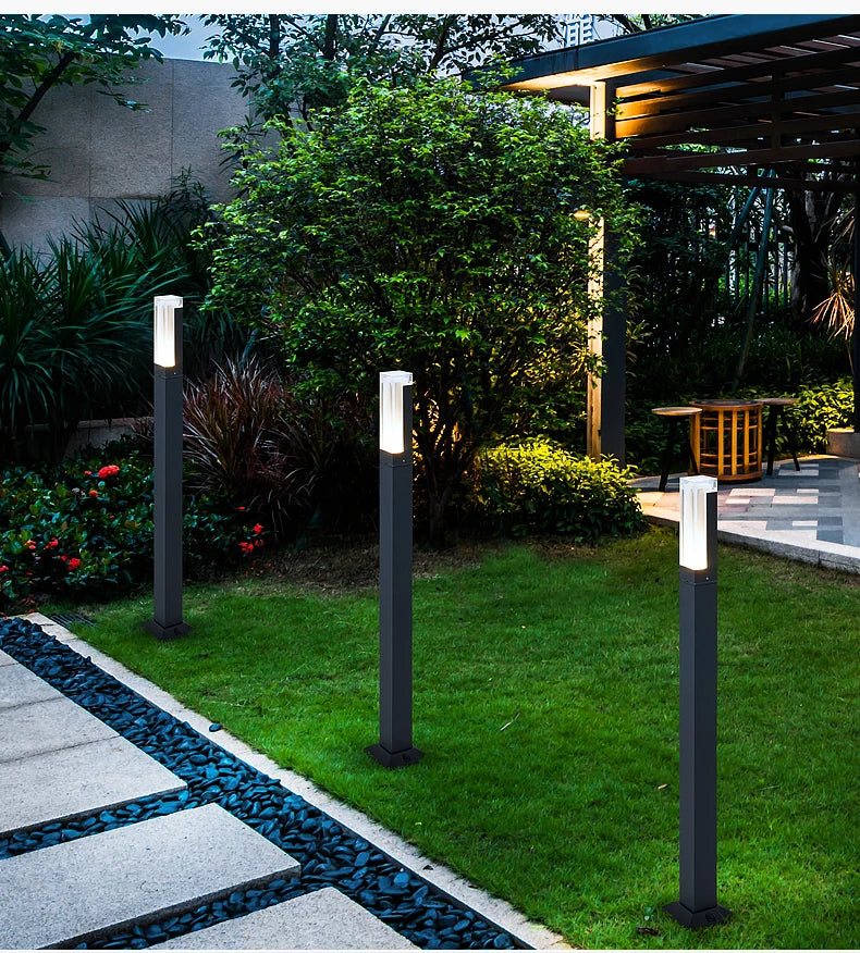 Minimalist Square Path Light — Aluminium Garden Pillar (IP65)