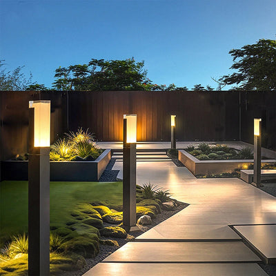 Minimalist Square Path Light — Aluminium Garden Pillar (IP65)