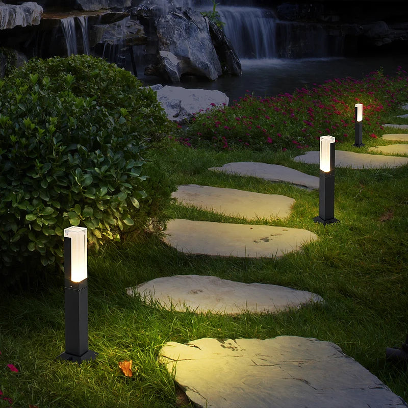 Minimalist Square Path Light — Aluminium Garden Pillar (IP65)