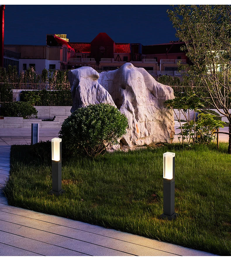 Minimalist Square Path Light — Aluminium Garden Pillar (IP65)
