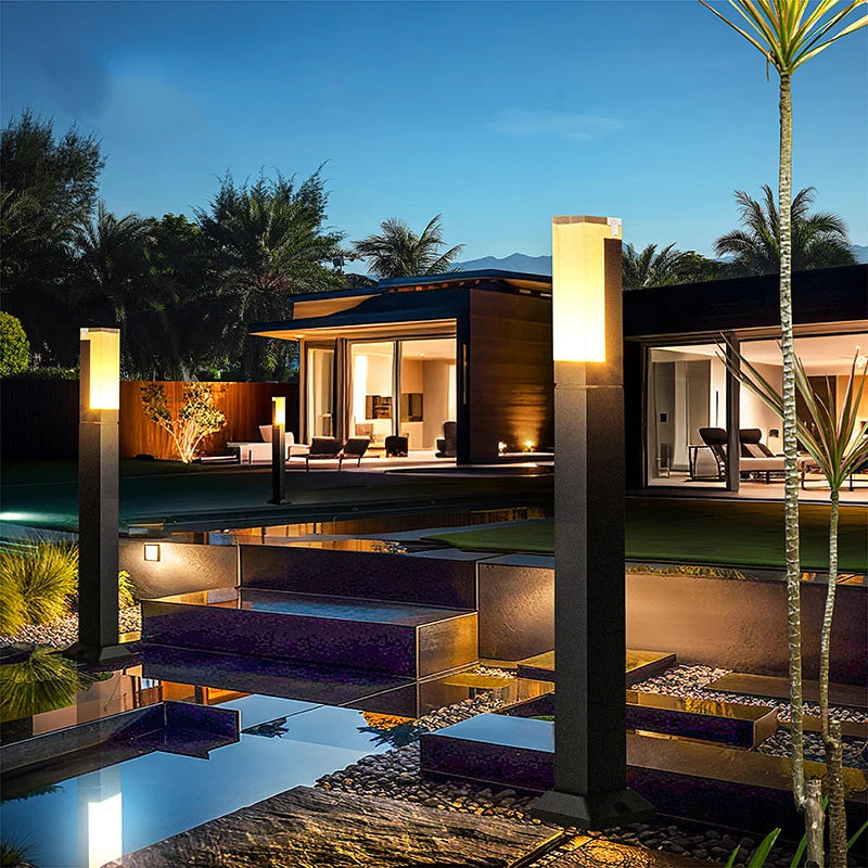 Minimalist Square Path Light — Aluminium Garden Pillar (IP65)